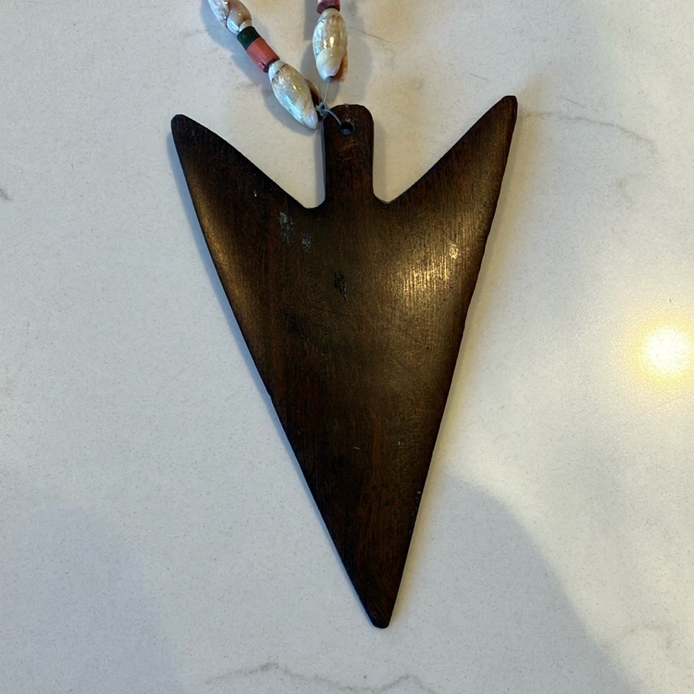 Elegant Beaded Necklace with Iron Wood Arrowhead Pendant - Picture 2 of 4